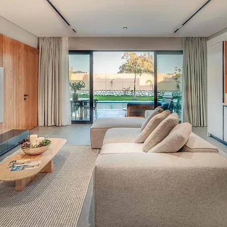 Viohouses 4- Luxury Private Korunakli Oezel Havuzlu * 페티예