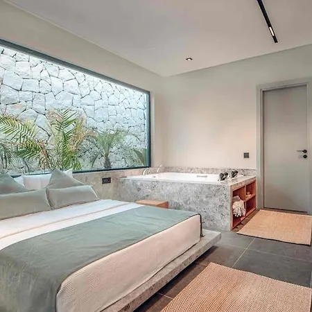 Viohouses 4- Luxury Private Korunakli Oezel Havuzlu 빌라