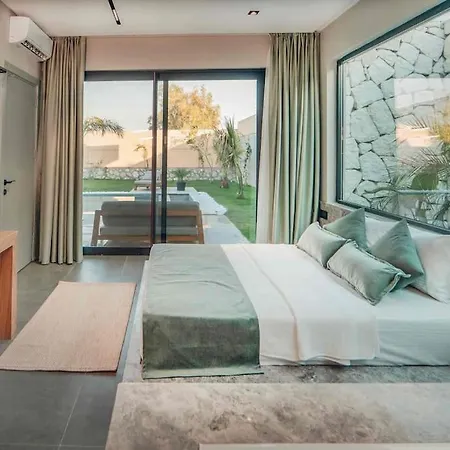 Viohouses 4- Luxury Private Korunakli Oezel Havuzlu 빌라