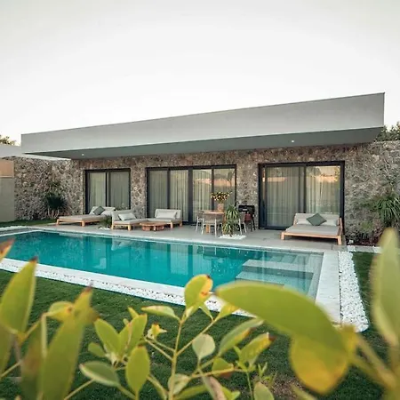 Viohouses 4- Luxury Private Korunakli Oezel Havuzlu 빌라 *