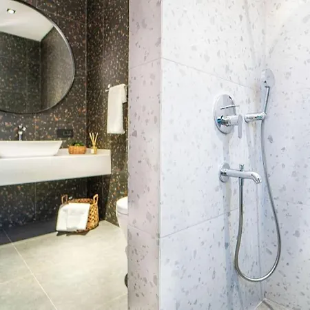 Viohouses 4- Luxury Private Korunakli Oezel Havuzlu Villa *