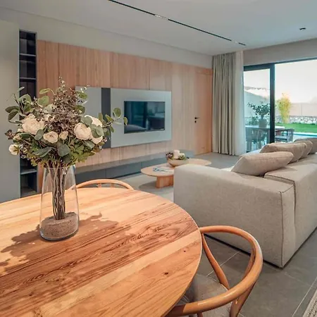 Villa Viohouses 4- Luxury Private Korunakli Oezel Havuzlu *