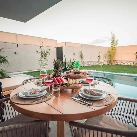 Villa Viohouses 4- Luxury Private Korunakli Oezel Havuzlu *