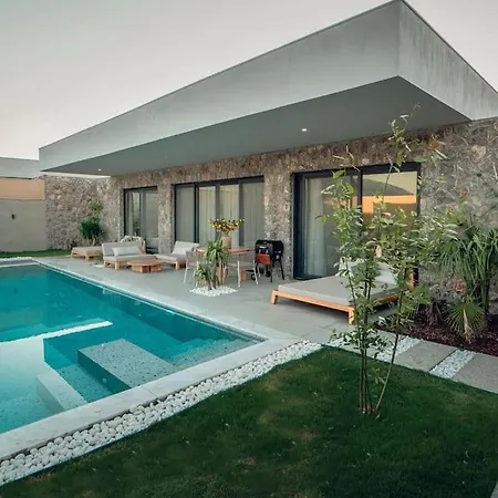 Villa Viohouses 4- Luxury Private Korunakli Oezel Havuzlu *