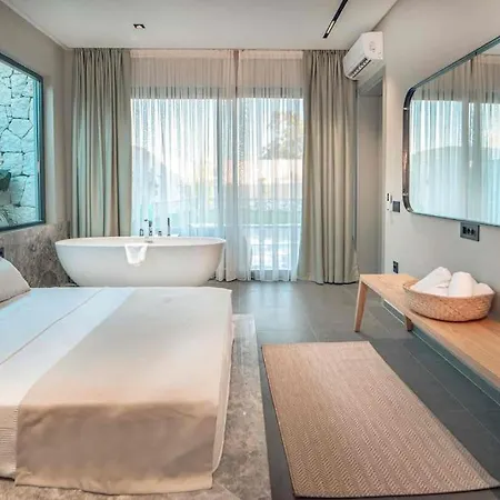 Viohouses 4- Luxury Private Korunakli Oezel Havuzlu Villa *