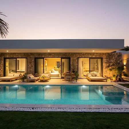 Villa Viohouses 4- Luxury Private Korunakli Oezel Havuzlu