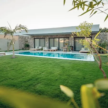 Viohouses 4- Luxury Private Korunakli Oezel Havuzlu Villa *